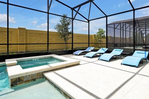 Casa en venta en Kissimmee, Florida, 15 dormitorios, 580.55 m2 № 1766147 - foto 27