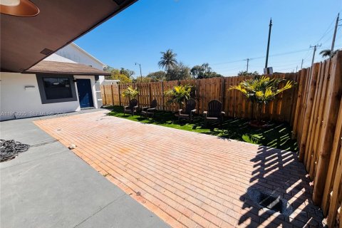 Купить коммерческую недвижимость в Помпано-Бич, Флорида 171.87м2, № 2019650 - фото 17