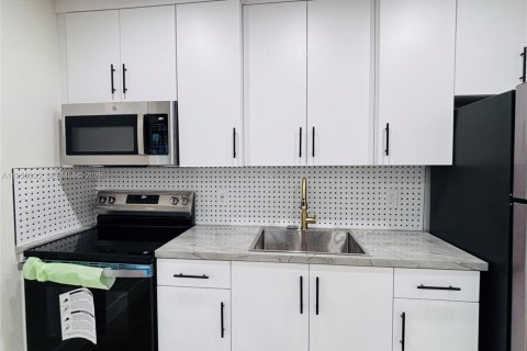 Купить коммерческую недвижимость в Помпано-Бич, Флорида 171.87м2, № 2019650 - фото 7