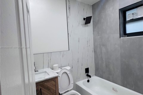 Купить коммерческую недвижимость в Помпано-Бич, Флорида 171.87м2, № 2019650 - фото 11