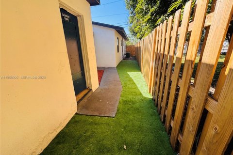 Купить коммерческую недвижимость в Помпано-Бич, Флорида 171.87м2, № 2019650 - фото 19