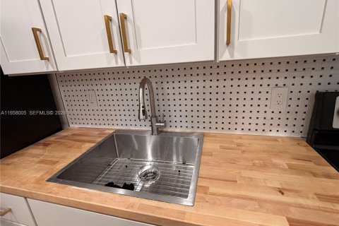 Купить коммерческую недвижимость в Помпано-Бич, Флорида 171.87м2, № 2019650 - фото 15