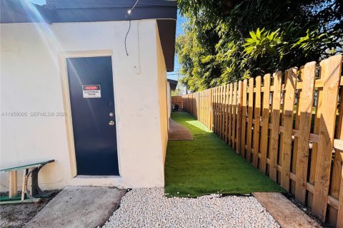 Купить коммерческую недвижимость в Помпано-Бич, Флорида 171.87м2, № 2019650 - фото 18