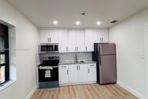 Купить коммерческую недвижимость в Помпано-Бич, Флорида 171.87м2, № 2019650 - фото 8