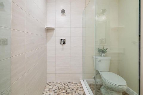 Купить кондоминиум в Сарасота, Флорида 8 комнат, 111.3м2, № 1914840 - фото 21