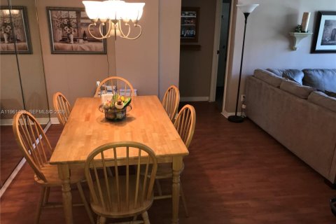 Copropriété à louer à Sunny Isles Beach, Floride: 2 chambres, 87.33 m2 № 2024294 - photo 5