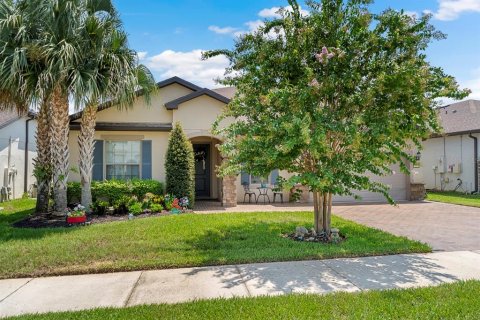 House in Lake Mary, Florida 6 bedrooms, 391.77 sq.m. № 2291322