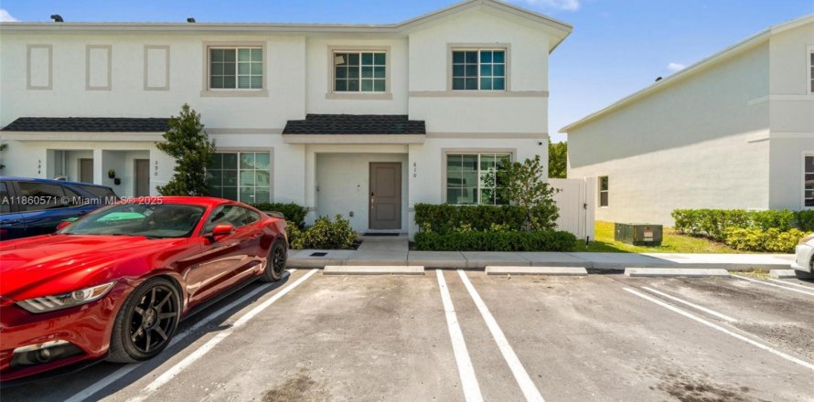 Touwnhouse à Florida City, Floride 3 chambres, 159.33 m2 № 1889474