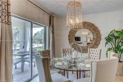 House in Naples, Florida 4 bedrooms № 2082663 - photo 3