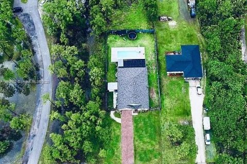 House in Naples, Florida 4 bedrooms № 2082663 - photo 13