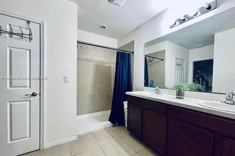 House in Naples, Florida 4 bedrooms № 2082663 - photo 12