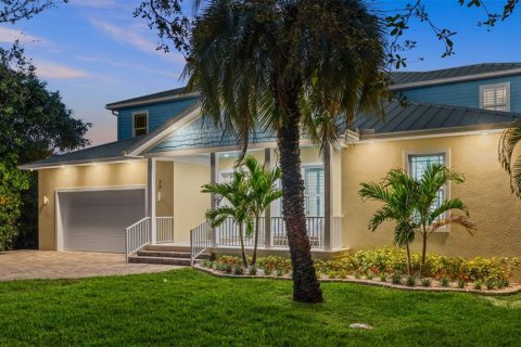 House in New Smyrna Beach, Florida 5 bedrooms, 428.37 sq.m. № 1568588 - photo 15