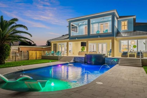 House in New Smyrna Beach, Florida 5 bedrooms, 428.37 sq.m. № 1568588 - photo 4