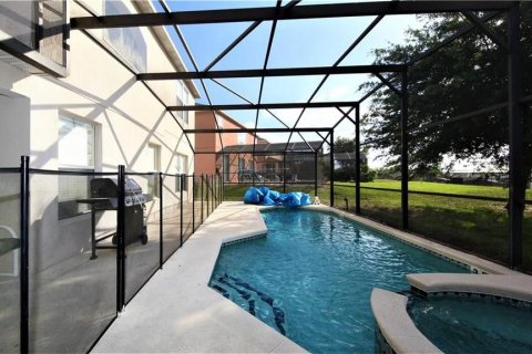 House in Kissimmee, Florida 5 bedrooms, 215.25 sq.m. № 2109249 - photo 4