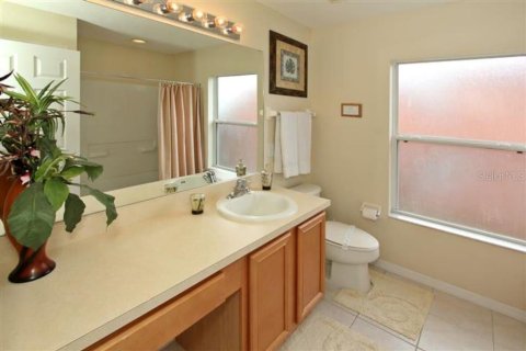 House in Kissimmee, Florida 5 bedrooms, 215.25 sq.m. № 2109249 - photo 15
