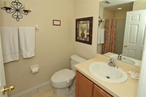 House in Kissimmee, Florida 5 bedrooms, 215.25 sq.m. № 2109249 - photo 14