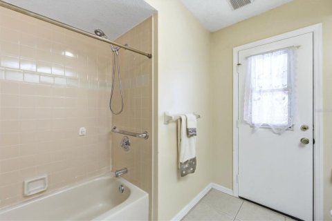 House in Port Charlotte, Florida 4 bedrooms, 212.1 sq.m. № 2093076 - photo 28