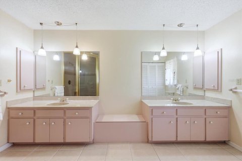 House in Port Charlotte, Florida 4 bedrooms, 212.1 sq.m. № 2093076 - photo 23