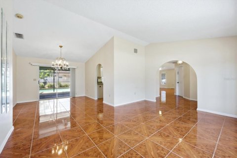House in Port Charlotte, Florida 4 bedrooms, 212.1 sq.m. № 2093076 - photo 15