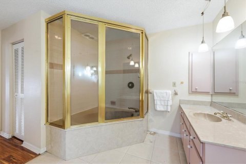 House in Port Charlotte, Florida 4 bedrooms, 212.1 sq.m. № 2093076 - photo 24