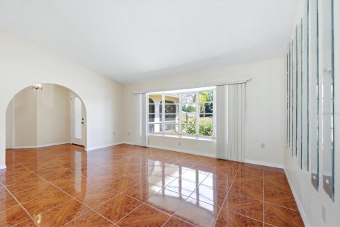House in Port Charlotte, Florida 4 bedrooms, 212.1 sq.m. № 2093076 - photo 14