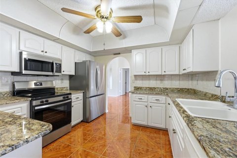 House in Port Charlotte, Florida 4 bedrooms, 212.1 sq.m. № 2093076 - photo 2