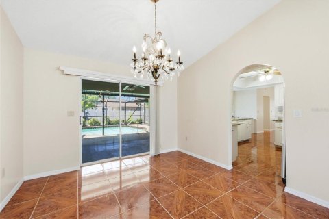 House in Port Charlotte, Florida 4 bedrooms, 212.1 sq.m. № 2093076 - photo 16