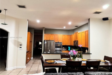 House in Miramar, Florida 5 bedrooms, 281.12 sq.m. № 2064356 - photo 6