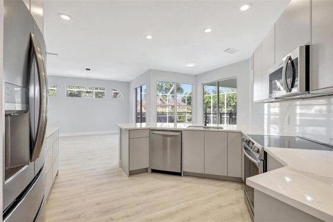 Casa en venta en Lakewood Ranch, Florida, 4 dormitorios, 215.25 m2 № 1853544 - foto 10