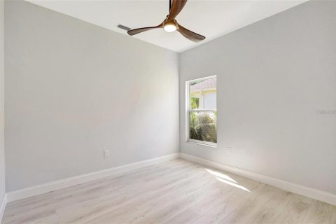 Casa en venta en Lakewood Ranch, Florida, 4 dormitorios, 215.25 m2 № 1853544 - foto 19