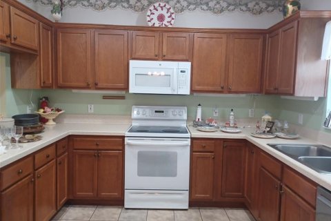 House in Dunnellon, Florida 3 bedrooms, 163.42 sq.m. № 2321431 - photo 10