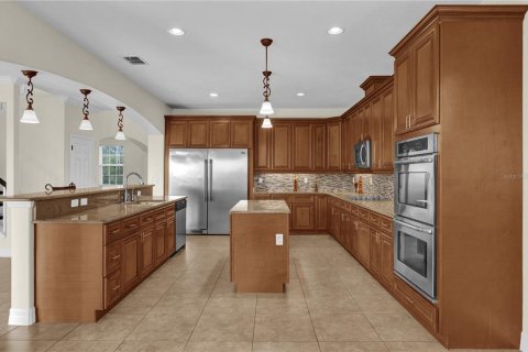 House in Orlando, Florida 5 bedrooms, 415.64 sq.m. № 1866101 - photo 14