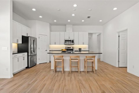 House in Kissimmee, Florida 4 bedrooms, 210.05 sq.m. № 2223716 - photo 12