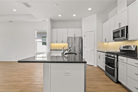 House in Kissimmee, Florida 4 bedrooms, 210.05 sq.m. № 2223716 - photo 10