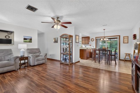 Villa ou maison à vendre à Eustis, Floride: 3 chambres, 130.16 m2 № 2413444 - photo 5