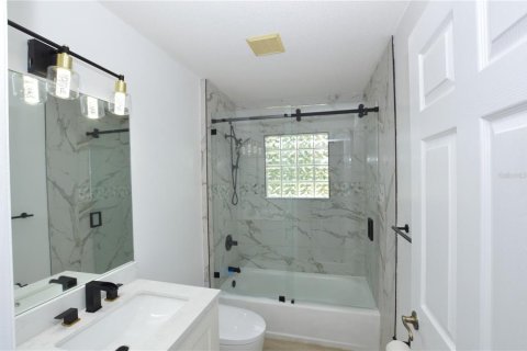 House in Palm Coast, Florida 4 bedrooms, 192.96 sq.m. № 2429295 - photo 12