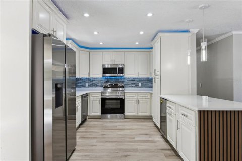 House in Longwood, Florida 3 bedrooms, 102.84 sq.m. № 2430590 - photo 12