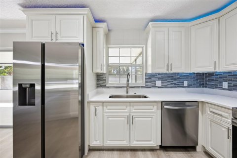 House in Longwood, Florida 3 bedrooms, 102.84 sq.m. № 2430590 - photo 15