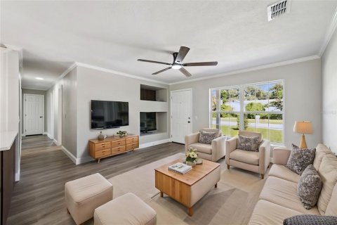 House in Longwood, Florida 3 bedrooms, 102.84 sq.m. № 2430590 - photo 26