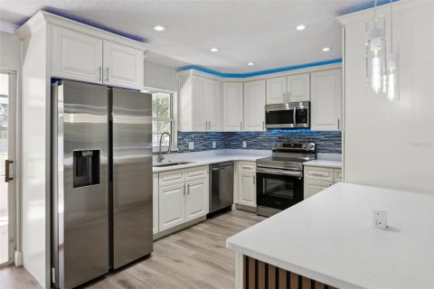 House in Longwood, Florida 3 bedrooms, 102.84 sq.m. № 2430590 - photo 23