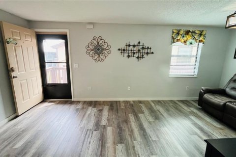Condo in Port Charlotte, Florida, 2 bedrooms  № 2396253 - photo 6