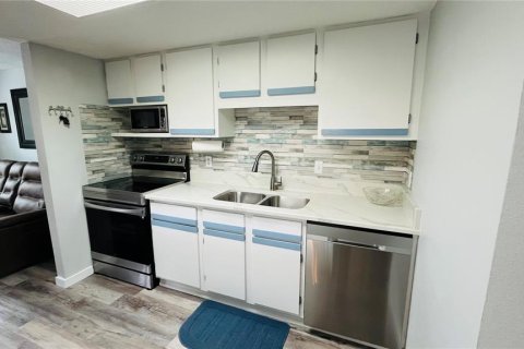 Condo in Port Charlotte, Florida, 2 bedrooms  № 2396253 - photo 15