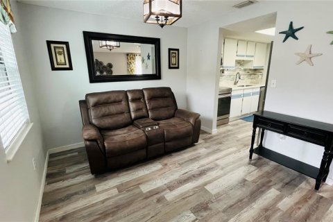 Condo in Port Charlotte, Florida, 2 bedrooms  № 2396253 - photo 10