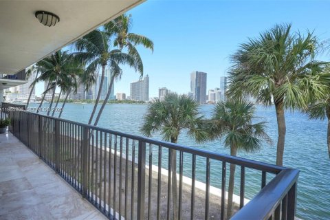 Copropriété à louer à Miami, Floride: 2 chambres, 133.78 m2 № 1998158 - photo 22