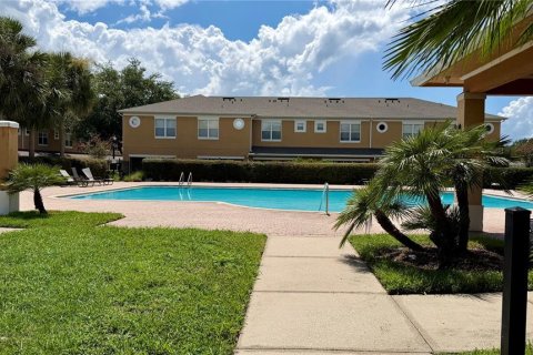 Townhouse in Davenport, Florida 2 bedrooms, 121.98 sq.m. № 2207502 - photo 8