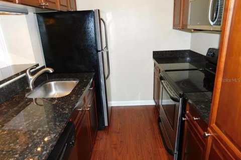 Condominio en alquiler en Saint Petersburg, Florida, 1 dormitorio, 61.78 m2 № 1919799 - foto 4