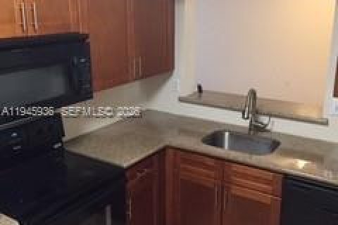 Copropriété à louer à Doral, Floride: 3 chambres, 104.05 m2 № 2002171 - photo 8