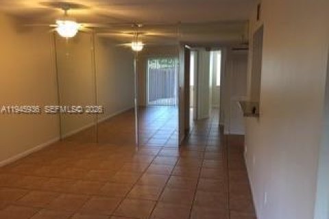 Copropriété à louer à Doral, Floride: 3 chambres, 104.05 m2 № 2002171 - photo 9