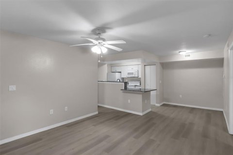 Condo in Kissimmee, Florida, 2 bedrooms  № 2197454 - photo 7
