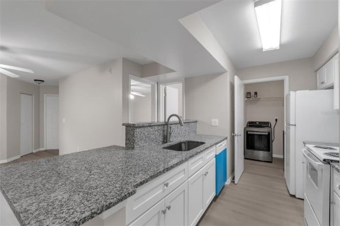 Condo in Kissimmee, Florida, 2 bedrooms  № 2197454 - photo 9
